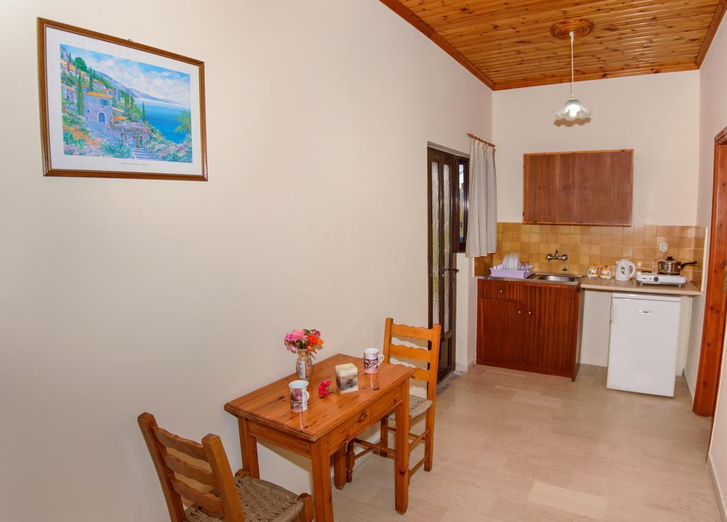 Romantic Studios Lithakia  Chambre photo